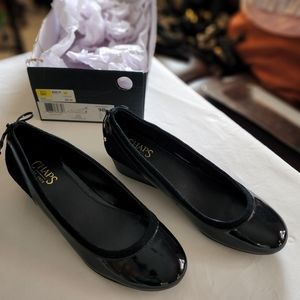 Chaps "Irina" Patent Leather/Suede Wedges Sz 9